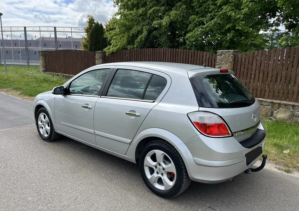 Opel Astra cena 11900 przebieg: 165000, rok produkcji 2005 z Sochaczew małe 497